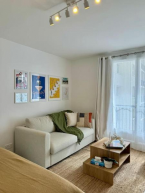 Newly refurbished modern studio